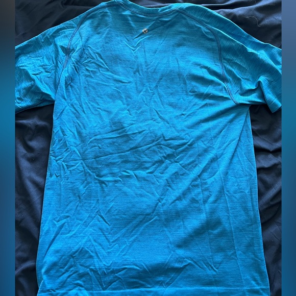 Lululemon men’s short sleeve - Picture 2 of 3